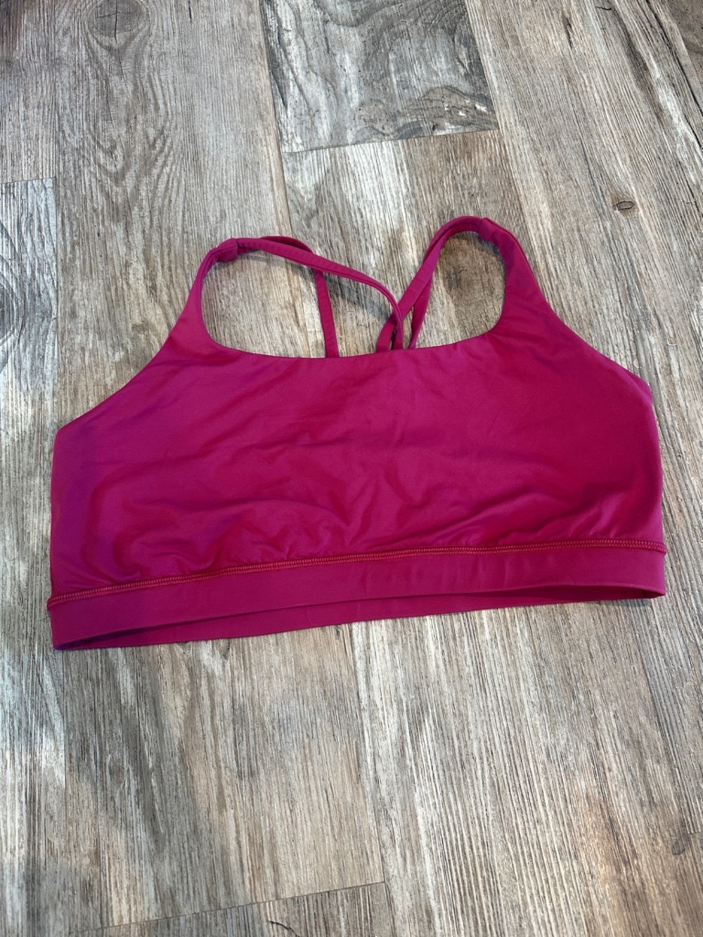LIKE NEW! Lululemon Energy Bra *Medium Support, B–D Cups
Magenta Smoke sz 14
